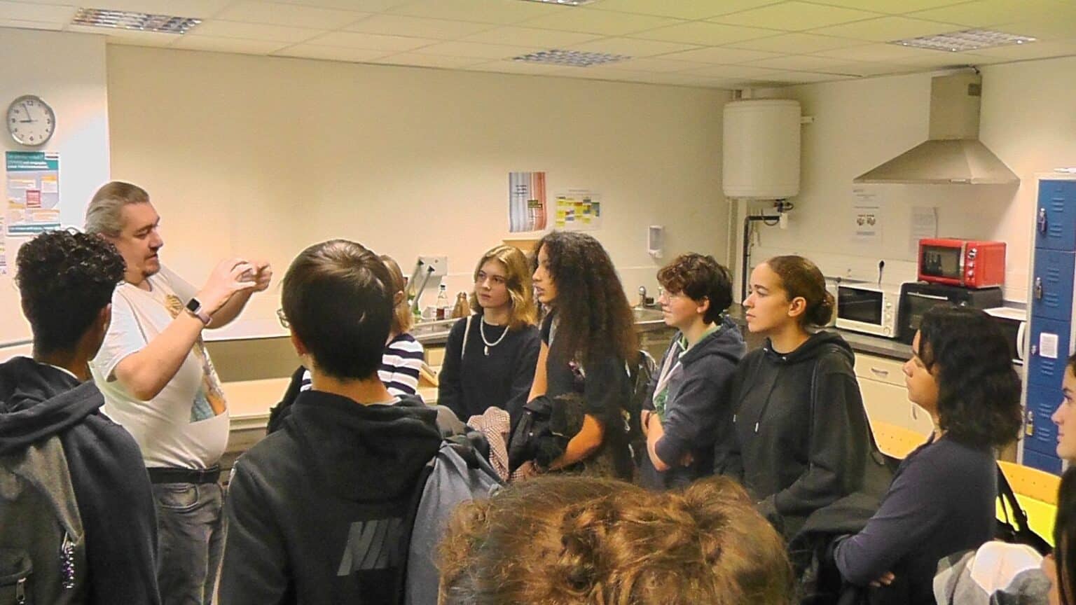 Lycée SaintFrançois d'Assise Collège Lycée MontignyleBretonneux